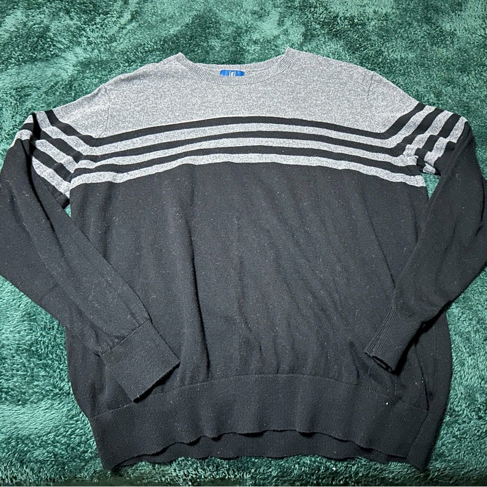 Men’s Large Black and Grey Sweater